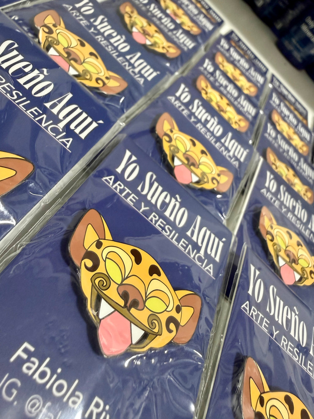 Yo Sueño Aquí – Enamel Pin